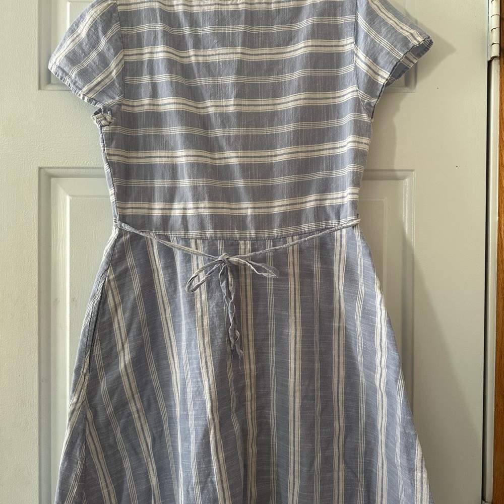 Abercrombie & Fitch 100% cotton Blue Stripe Button Down Mini Dress. Size medium. - Picture 12 of 16